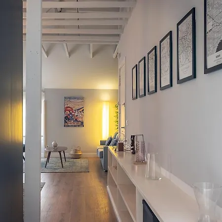 Apartman Areeta Cozy With Parking By Aston